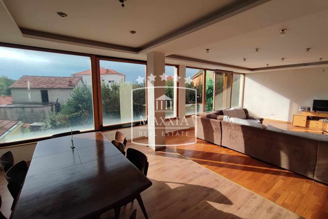 Petrići - house with 3 condominium apartments great location! 550000€