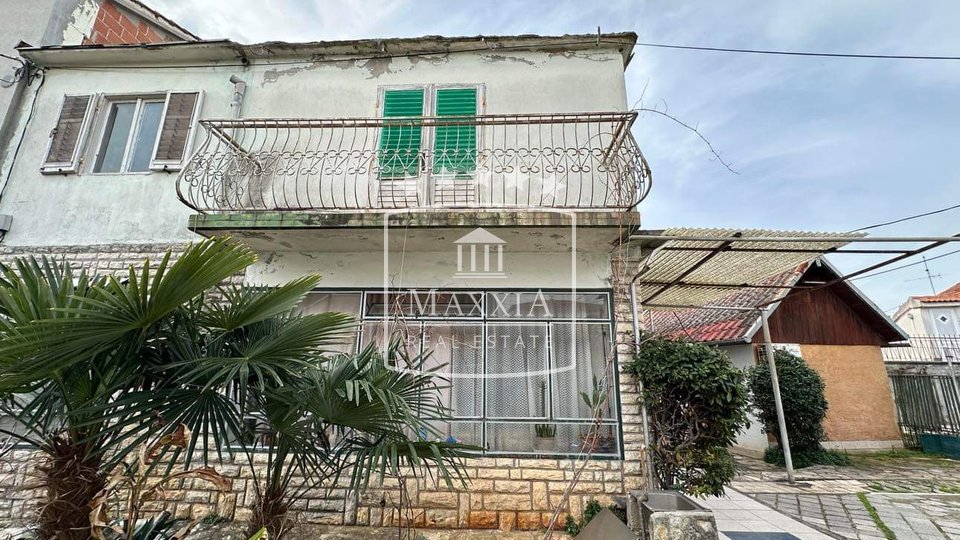 Zadar - house of 188m2 for restoration great location! 590000€