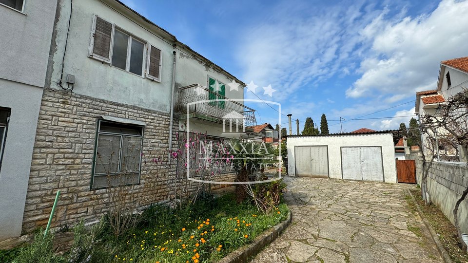 Zadar - house of 188m2 for restoration great location! 590000€