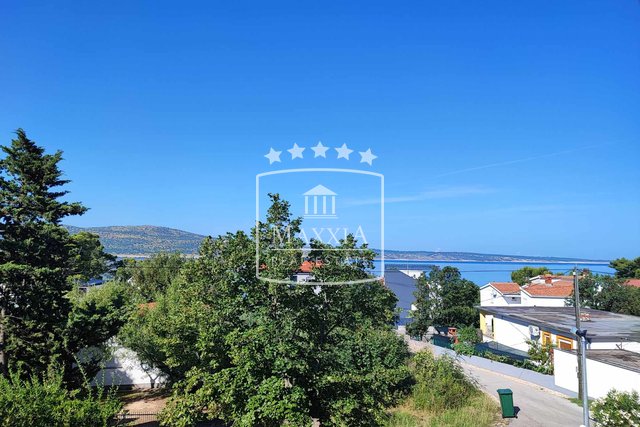 Seline - prostrana kuća cca 100m od plaže pogled! 249000€