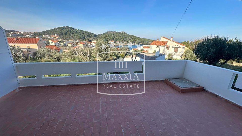 Ugljan - villa 5 apartmana na 2157m2 terenu! Pogled more!!