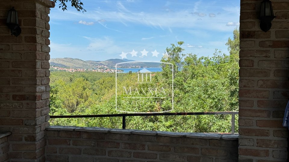 Šibenik - Bilice Top-Wohnung 87m2 mit Pool! 249.000 €