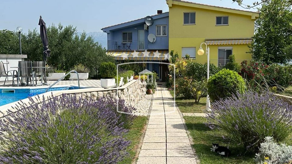 Podgradina - villa property of 1683m2 pool! 497000€